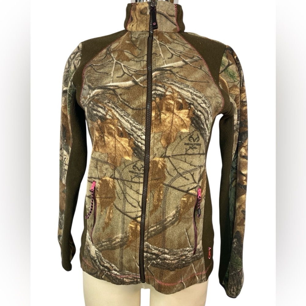 Game Winner Women's Realtree Camouflage Zip Up Jacket Small